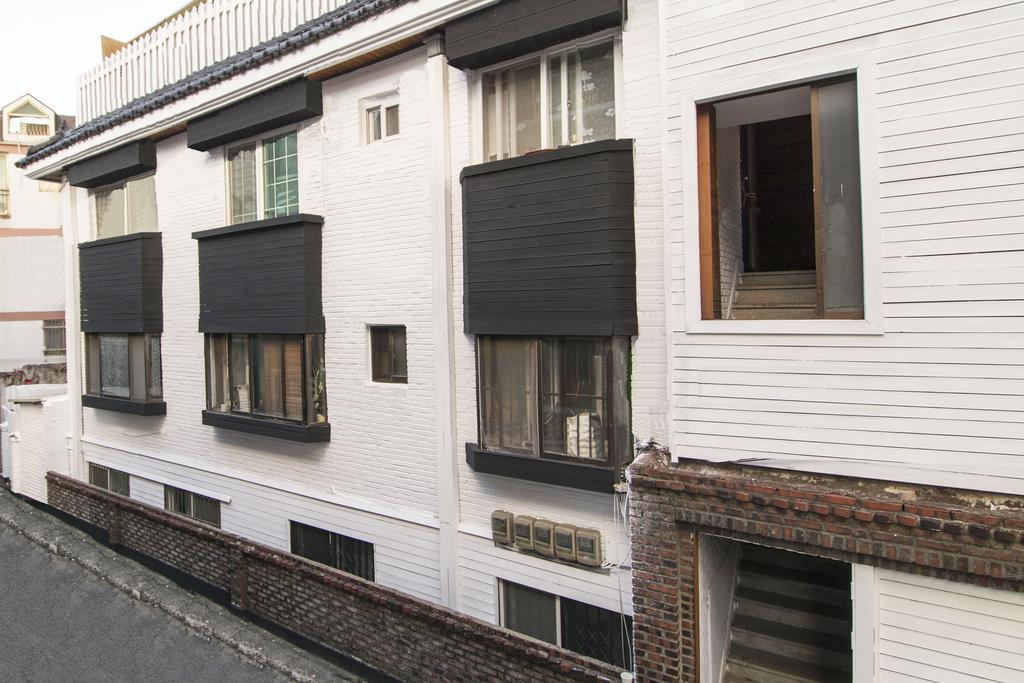 Nanu Guesthouse Black Apartments Seoul Bilik gambar